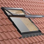 Ventana de Techo Proyectante/Pivotante Pino Roto Designo R75