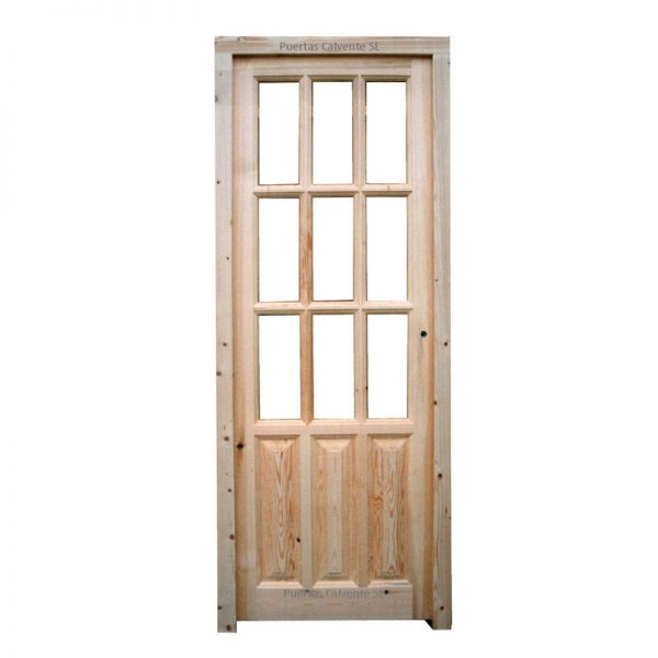 Puerta Interior Maciza de Pino Montada en Marco