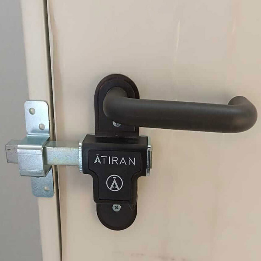 Maneta de seguridad para trasteros y puertas cortafuegos